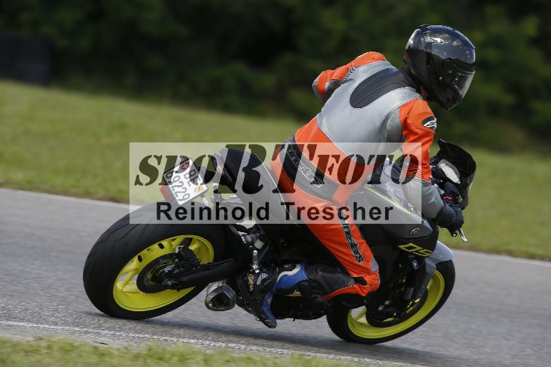 /Archiv-2024/29 12.06.2024 MOTO.CH Track Day ADR/Gruppe blau/105